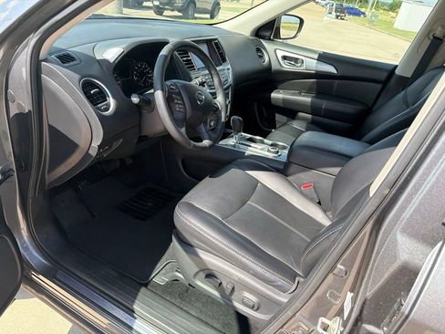 Used 2019 Nissan Pathfinder SL AWD/4WD image 9