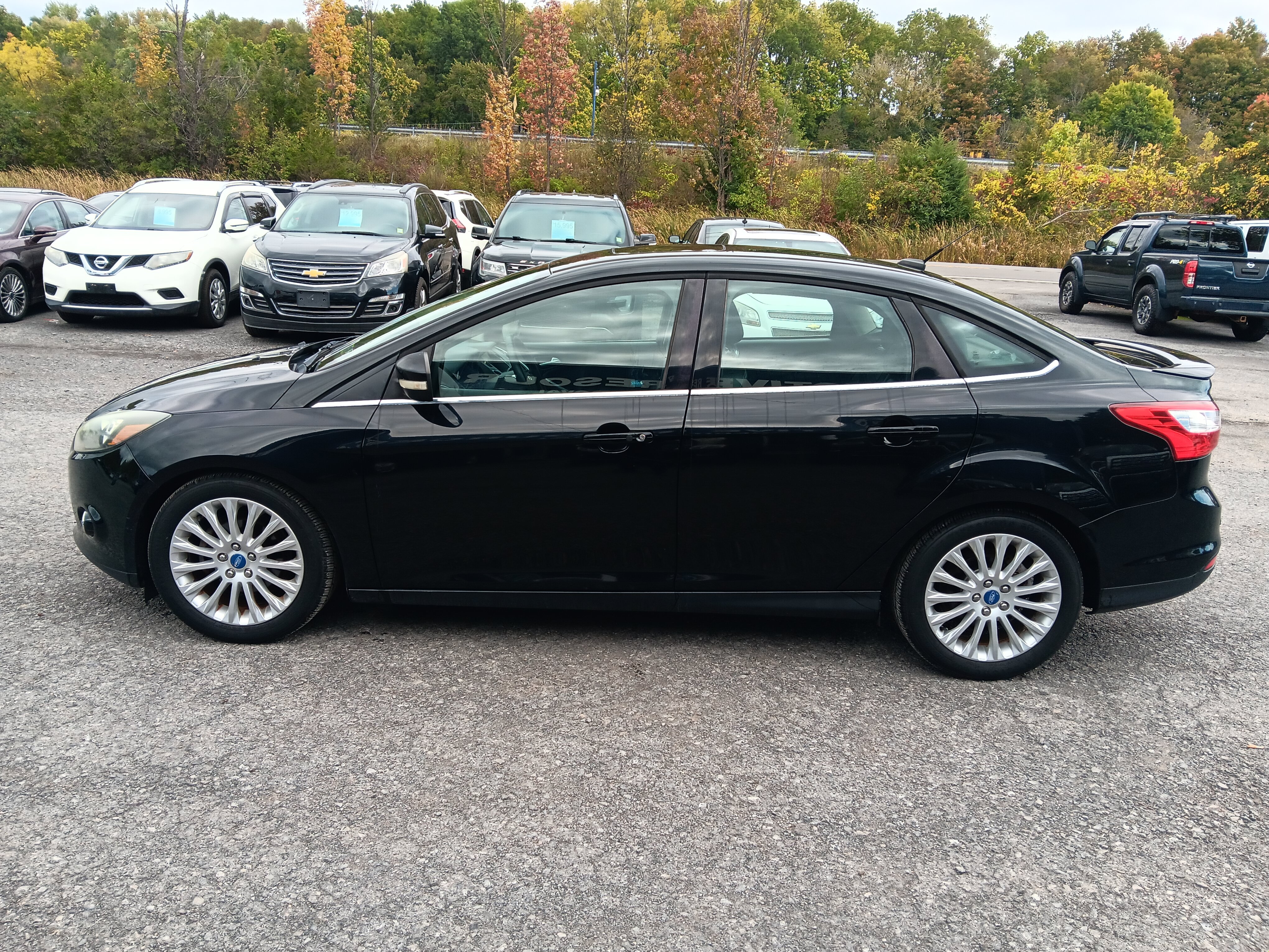 Used 2012 Ford Focus Titanium FWD image 2
