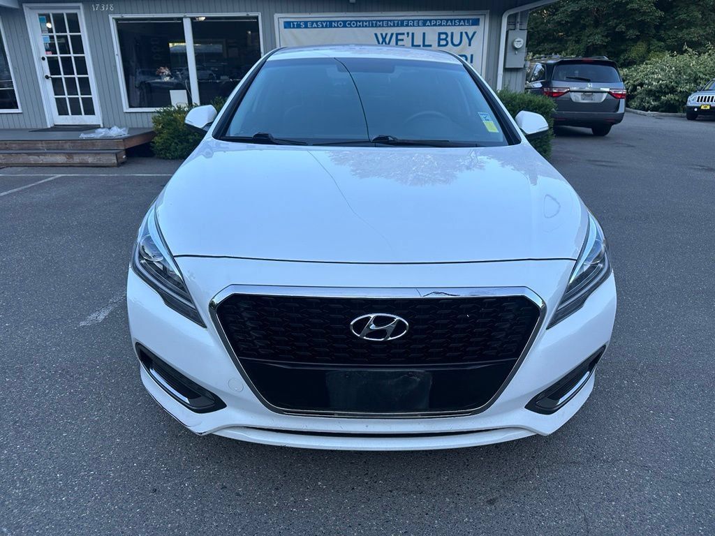 Used 2017 Hyundai Sonata SE FWD image 2
