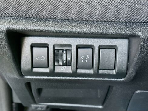 Used 2025 Subaru Outback Premium AWD/4WD image 16