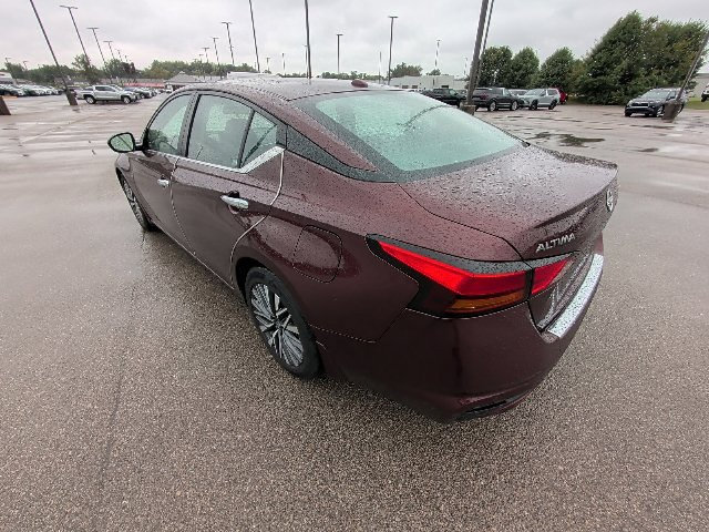 Used 2023 Nissan Altima 2.5 SV w/ SV Premium Package FWD image 9