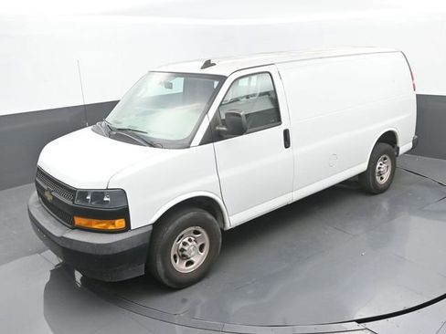 Used 2020 Chevrolet Express 2500 w/ Driver Convenience Package image 27