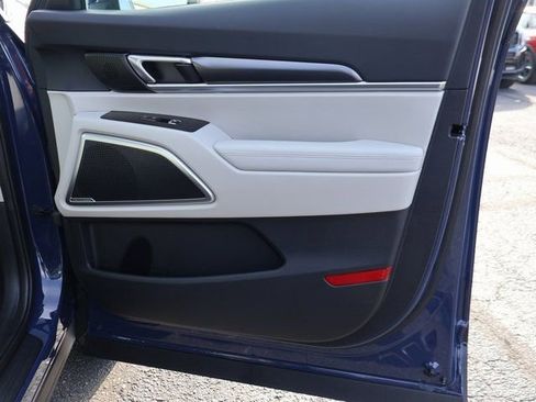 New 2025 Kia Telluride S image 9