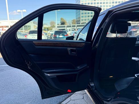 Used 2014 Mercedes-Benz E 350 4MATIC Sedan image 28