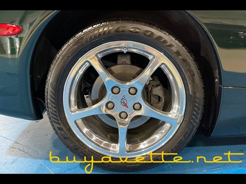 Used 2001 Chevrolet Corvette Convertible w/ Preferred Equipment Group2 RWD image 15