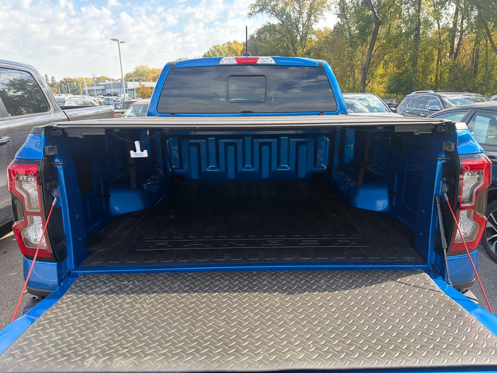 Used 2025 Ford Ranger Lariat w/ FX4 Off-Road Package AWD/4WD image 6