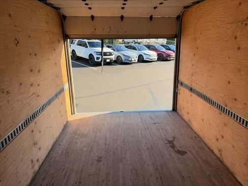 Used 2024 Ford E-450 and Econoline 450 Super Duty w/ Power Windows & Locks Group image 19