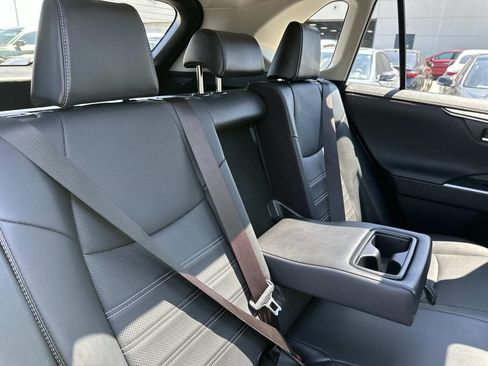 Used 2022 Toyota RAV4 Limited AWD/4WD image 36