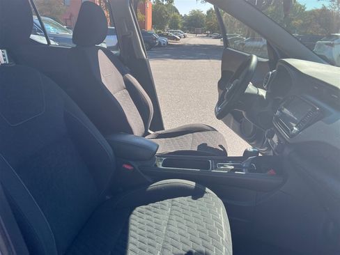 Used 2021 Nissan Kicks SV FWD image 25
