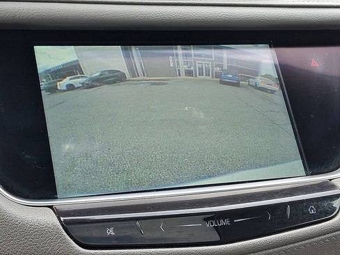 Used 2018 Cadillac XT5 Luxury w/ Driver Awareness Package AWD/4WD image 19