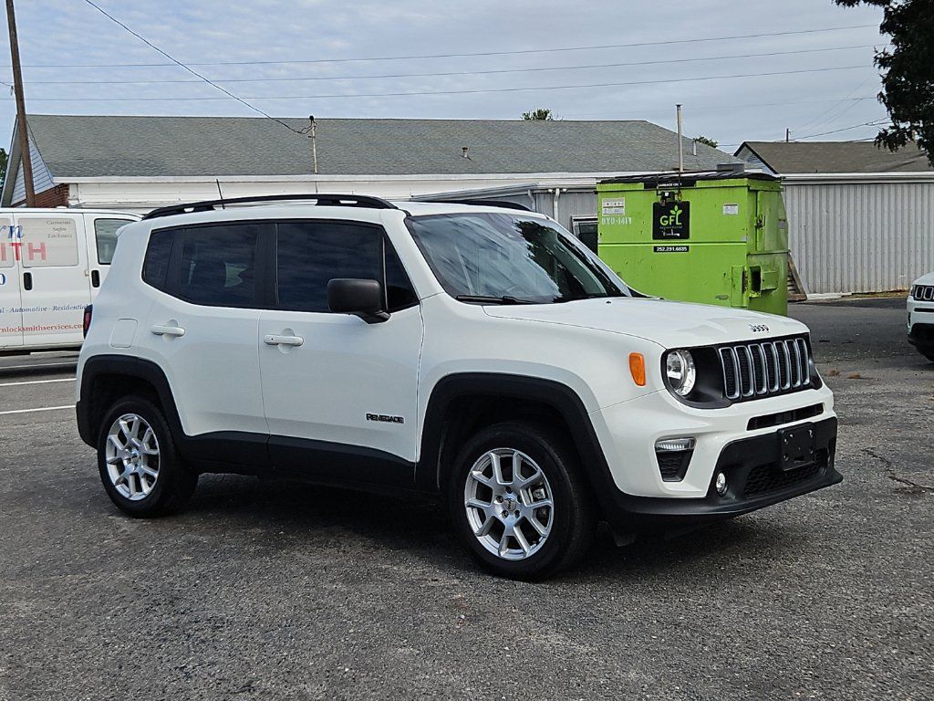 Used 2022 Jeep Renegade Latitude w/ Convenience Group AWD/4WD image 1