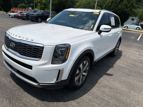 Used 2020 Kia Telluride EX w/ EX Premium Package FWD image 9