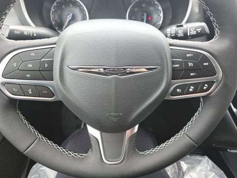 New 2026 Chrysler Pacifica Select image 12