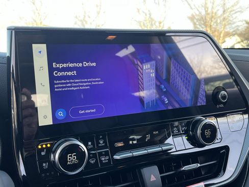 New 2026 Toyota Highlander Platinum image 15