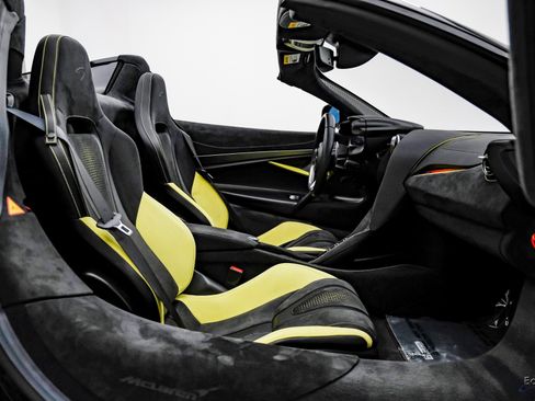 Used 2024 McLaren 750S Spider image 60