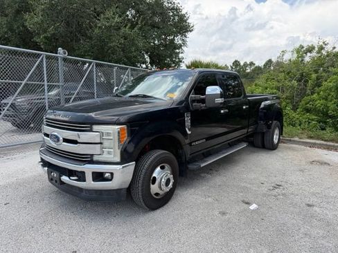 Used 2017 Ford F350 Lariat w/ Lariat Ultimate Package AWD/4WD image 6