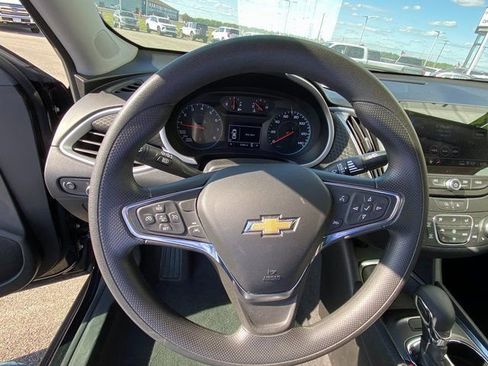Used 2023 Chevrolet Malibu LT FWD image 29