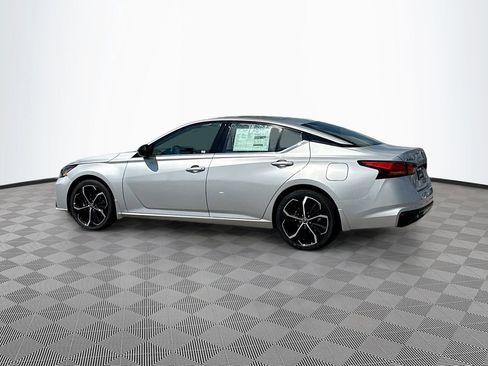 Certified 2025 Nissan Altima 2.5 SR w/ SR Premium Package FWD image 7