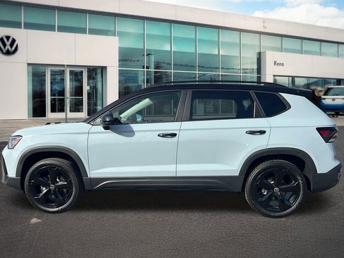 New 2026 Volkswagen Taos SE image 8