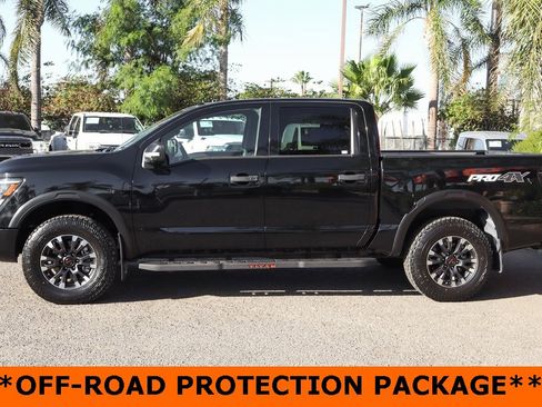 Used 2021 Nissan Titan PRO-4X w/ Pro-4x Convenience Package image 5