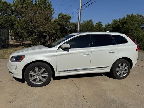 Used 2017 Volvo XC60 T5 Inscription w/ Preferred Option Package FWD image 10