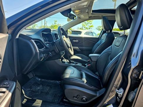Used 2022 Jeep Cherokee Limited AWD/4WD image 16