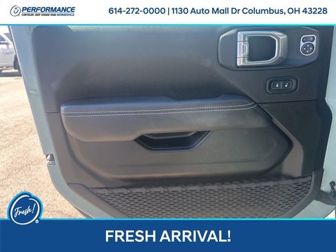 Used 2023 Jeep Wrangler Unlimited Sahara w/ Cold Weather Group image 12