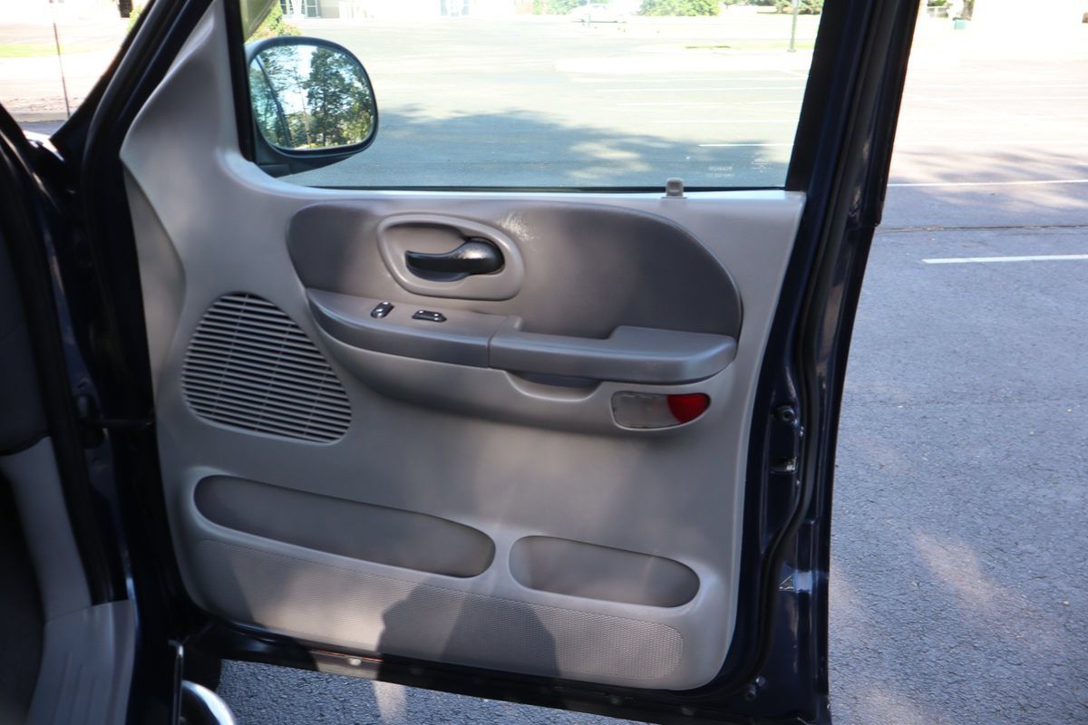 Used 2002 Ford F150 XLT AWD/4WD image 26