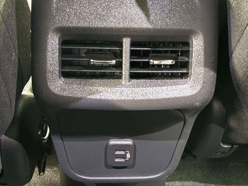 Used 2020 Chevrolet Equinox LS FWD image 23