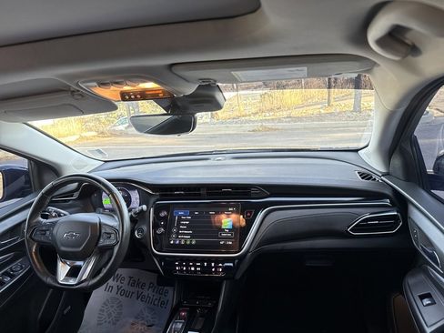 Used 2023 Chevrolet Bolt EUV Premier w/ Sun & Sound Package image 27