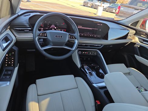 Used 2025 Audi Q5 Premium Plus w/ Premium Plus image 7