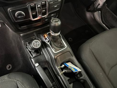 Used 2023 Jeep Wrangler Unlimited w/ Cold Weather Group image 20