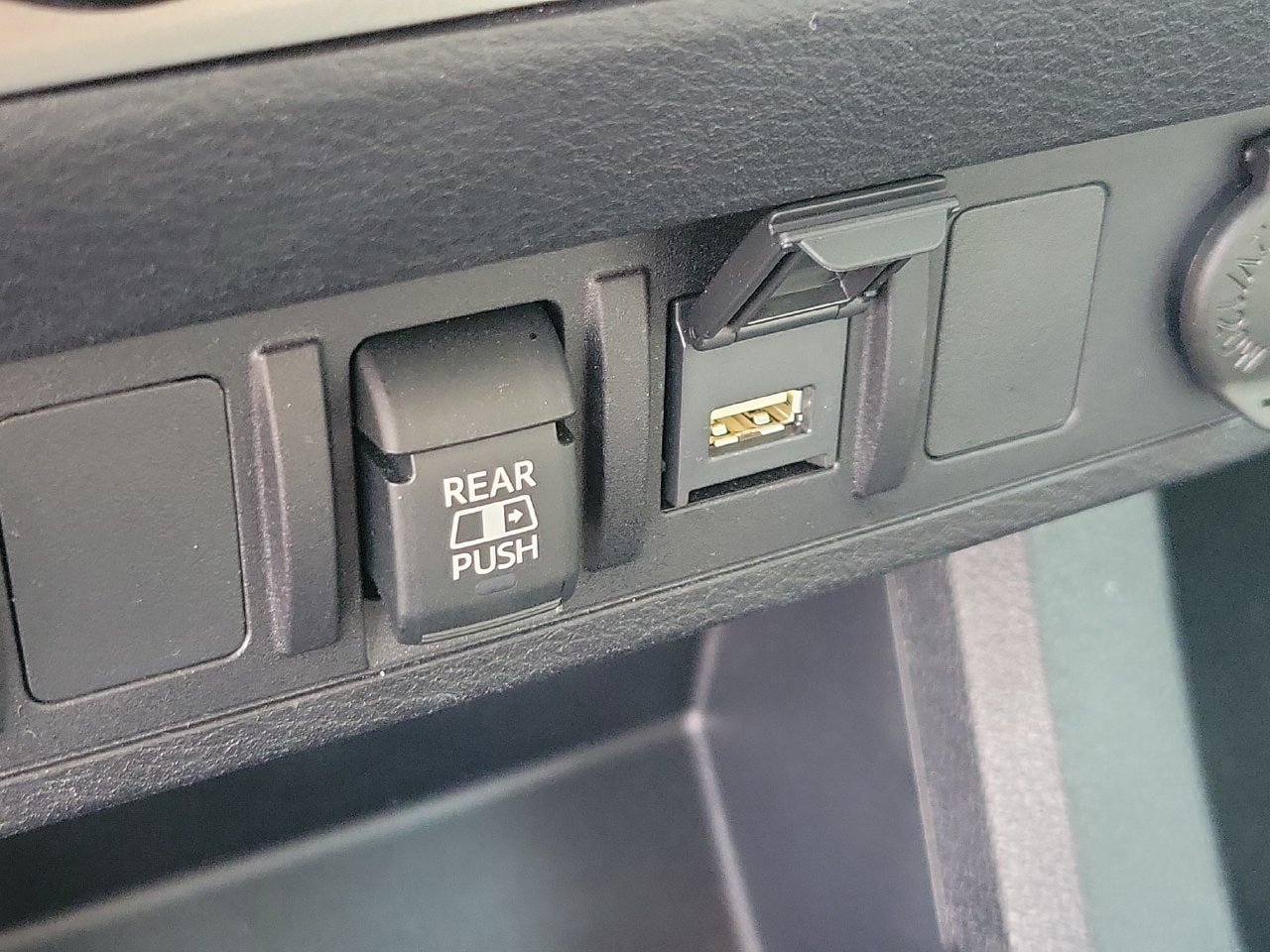 Used 2023 Toyota Tacoma SR5 RWD image 28