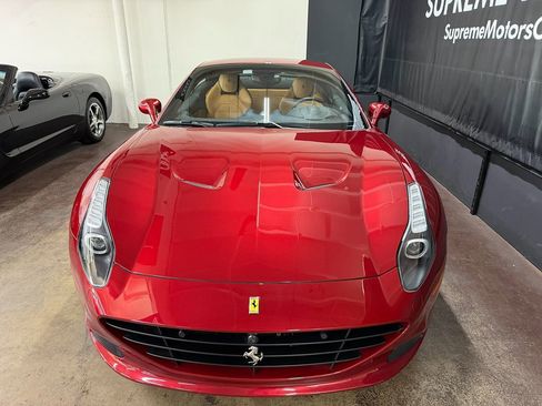 Used 2017 Ferrari California T image 15