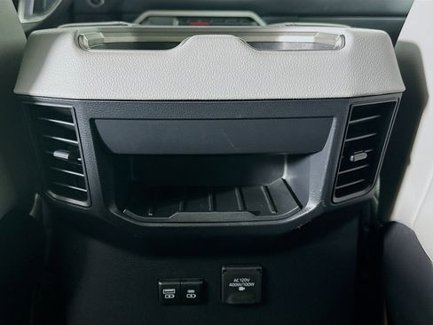 Used 2023 Toyota Tundra Limited image 29