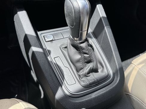 Used 2017 Volkswagen Jetta SE FWD image 53