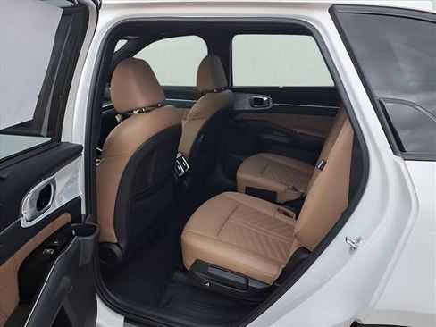 New 2026 Kia Sorento SX Prestige w/ Olive Brown Leather Package image 25