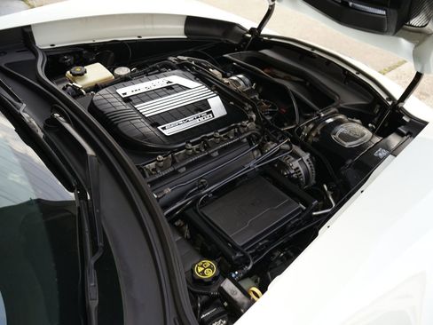 Used 2015 Chevrolet Corvette Z06 w/ 3LZ Preferred Equipment Group image 30