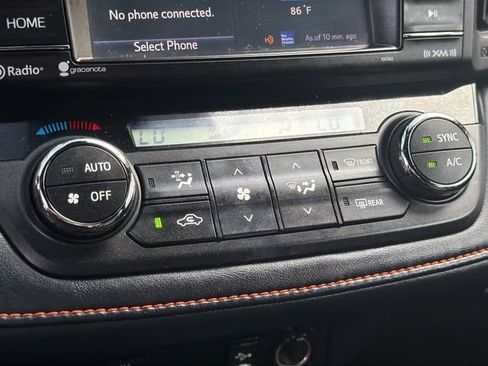 Used 2018 Toyota RAV4 SE w/ Power Extra Value Package FWD image 19