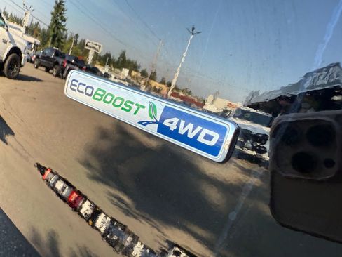 Used 2018 Ford Explorer Sport image 6