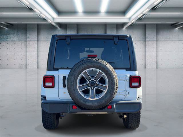 Used 2018 Jeep Wrangler Unlimited Sahara AWD/4WD image 5
