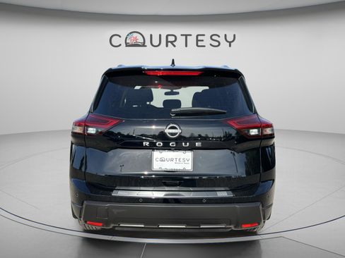 Certified 2025 Nissan Rogue SV w/ SV Premium Package image 6