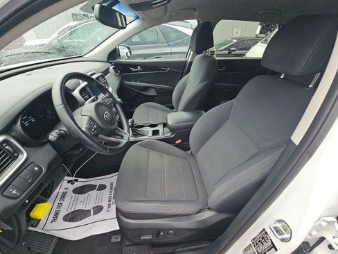 Used 2017 Kia Sorento FWD w/ LX Convenience Package image 2