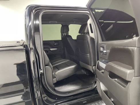 Used 2017 Chevrolet Silverado 1500 LTZ Z71 w/ LTZ Plus Package AWD/4WD image 19
