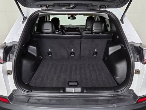 Used 2022 Jeep Cherokee Trailhawk w/ Trailer Tow Group image 10