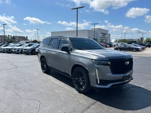 Used 2021 Cadillac Escalade Sport w/ Driver Assist Tech Package AWD/4WD image 4