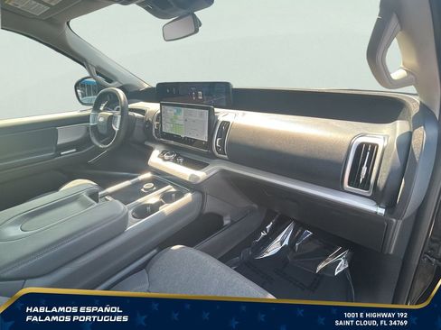 Used 2025 Ford Expedition Active AWD/4WD image 39