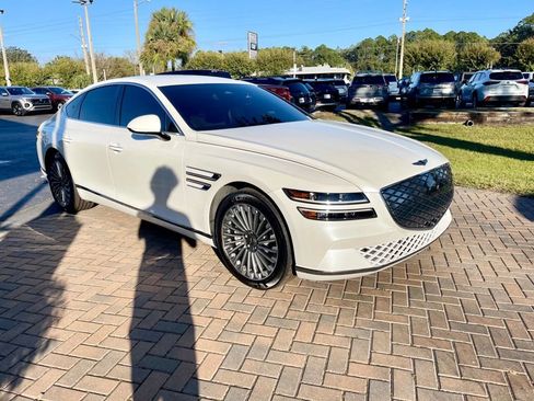 Used 2024 Genesis G80 image 7