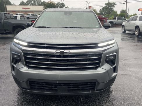 Used 2026 Chevrolet Traverse LT FWD image 8