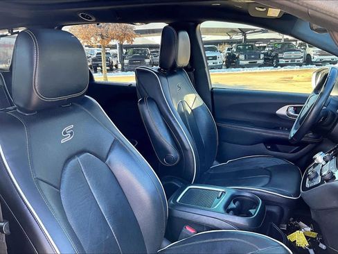 Used 2020 Chrysler Pacifica Limited w/ Advanced Safetytec Group image 10
